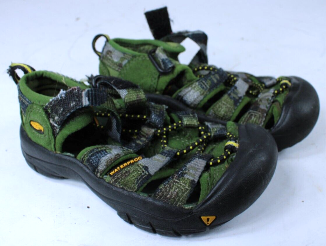 KEEN 8212 Navy sandali impermeabili da trekking spiaggia lavabili US 8 giovani mimetici