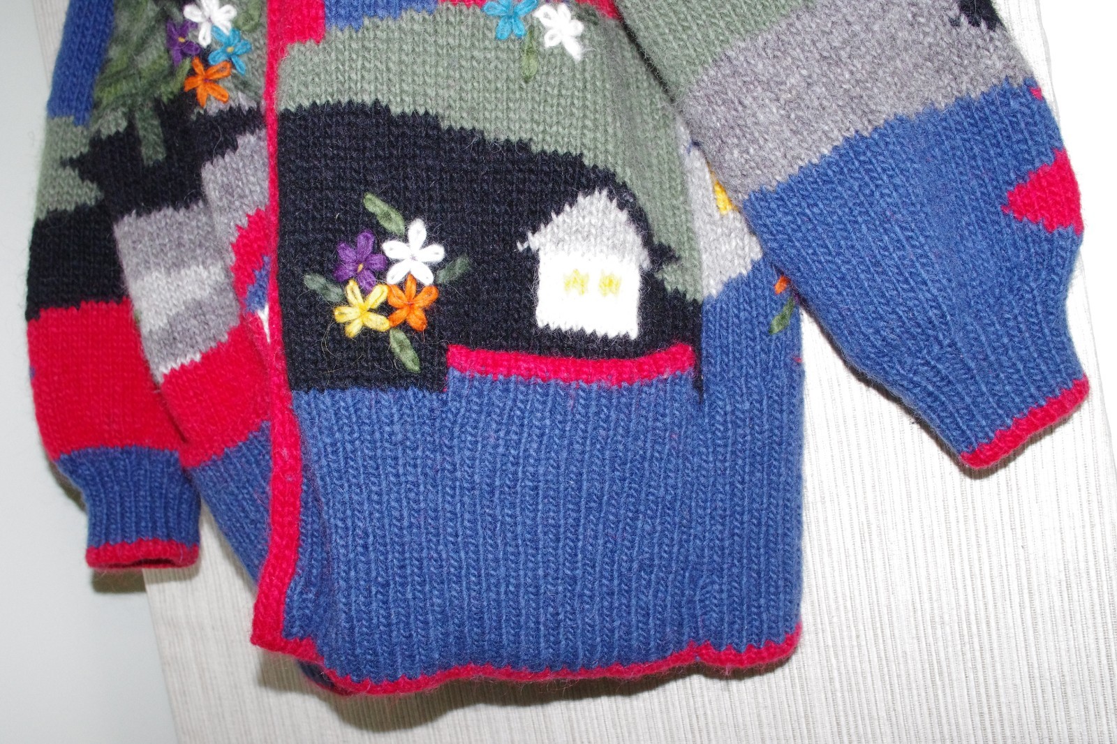 Hand Knit 100percent Wool Multi Colored Sweater Floral Heavy Cardigan Women's Jacket image 4