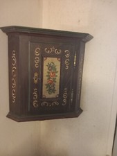 Angoliera da appendere al muro Tirolese dipinta