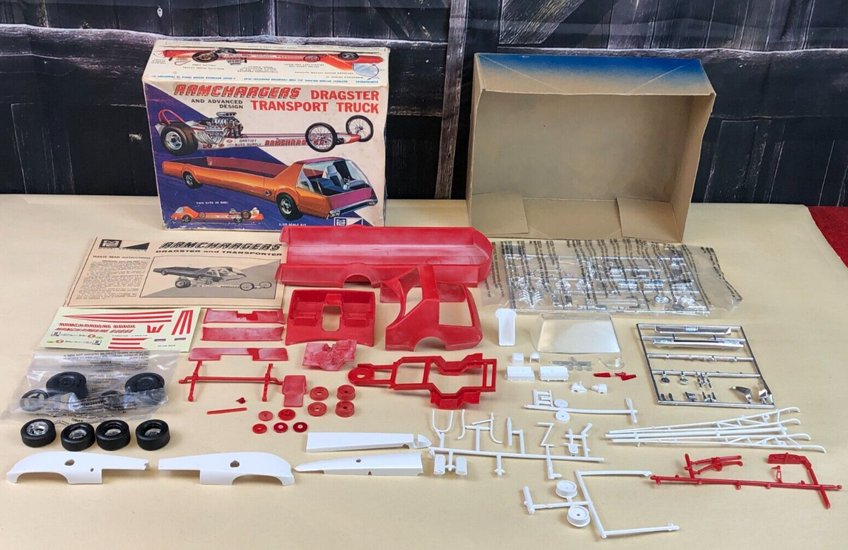 MPC Model Kit MPC 1:25 Scale Ramchargers Dragster & Transporter Truck ...