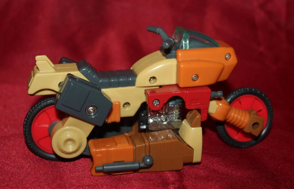 1986 Hasbro Takara Transformers G1 WRECK-GAR No Accessories - Image 2 of 4