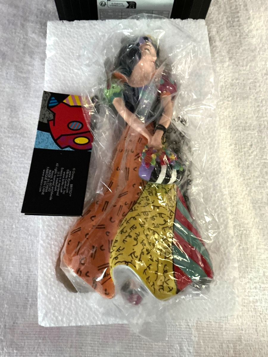 置物 Disneyshowcase DisneyBritto Disney Showcase Romero Britto Sneezy Figurine Seven Dwarfs From