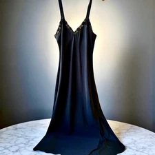 Vintage Val Mode Nightgown Lingerie Black Long Gown size Medium DAMAGED