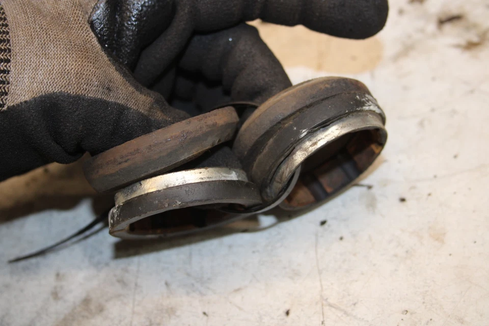 1976 Honda CB750K 750 quatro ALMOFADAS DE BORRACHA SUPORTE DE FAROL E15-3720.ABT - Imagem 2 de 3