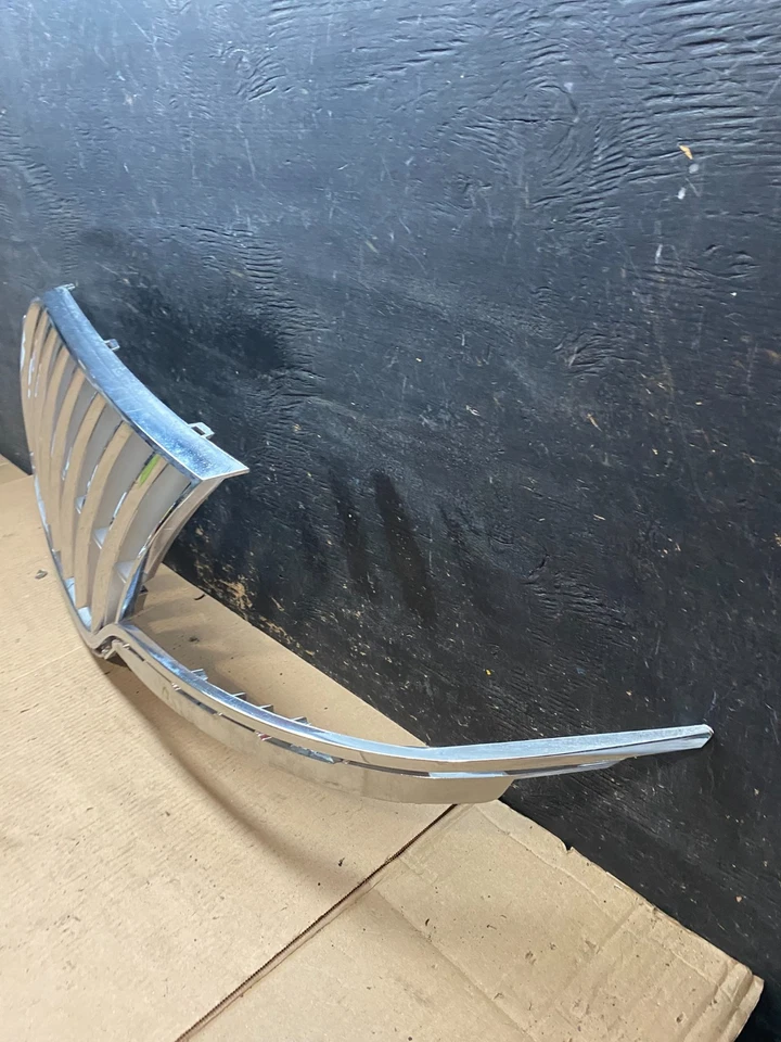 2010 to 2012 Lincoln MKT Left Driver LH Side Grille Grill OEM T0346 DG - Image 2 of 4