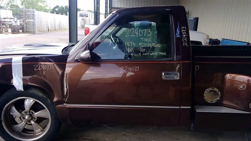 (LOCAL PICKUP ONLY) Back Glass I-beam Front Axle Only Fits 88-02 CHEVROLET 3500 Foto 4 de 4