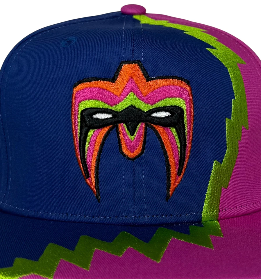 Boné Snapback Mitchell & Ness WWE Ultimate Warrior Azul e Rosa, Novo - Imagem 2 de 4
