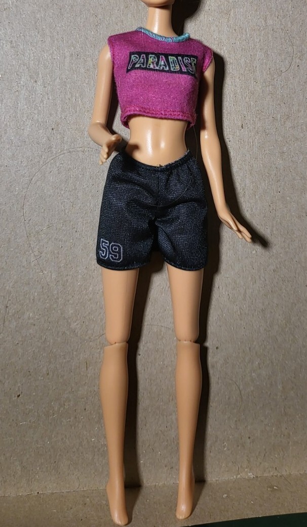 トップス Barbie Amazon.com: Barbie Fashionistas Doll #206 with Crimped Hair