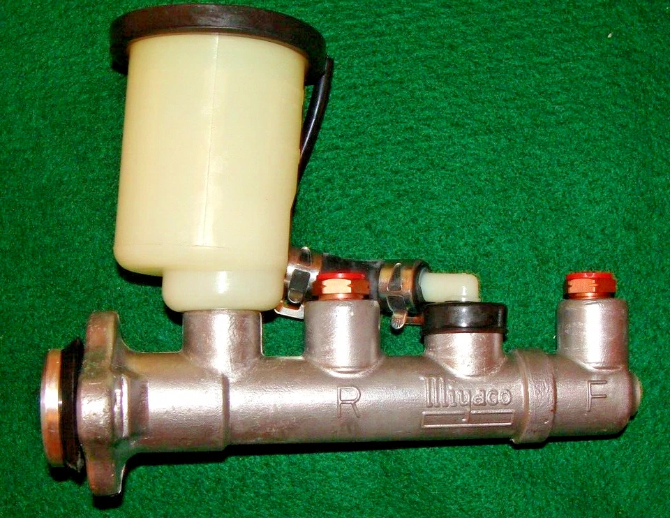 Cilindro mestre Coni-seal 101311 para Toyota Corolla 1980-82 furo 13/16" - Imagem 3 de 4