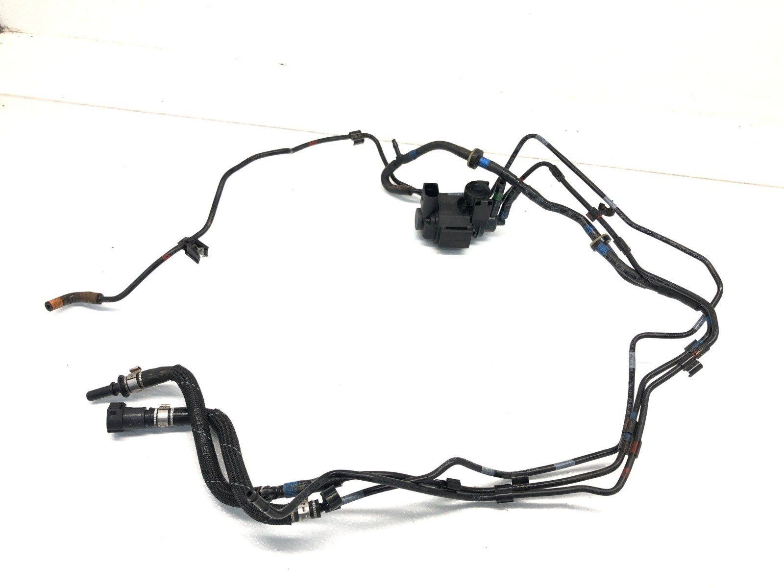 2014-2018 BENTLEY FLYING SPUR 4.0L V8 TURBO BOOST SOLENOID VALVE W/ HOSE LINE OE