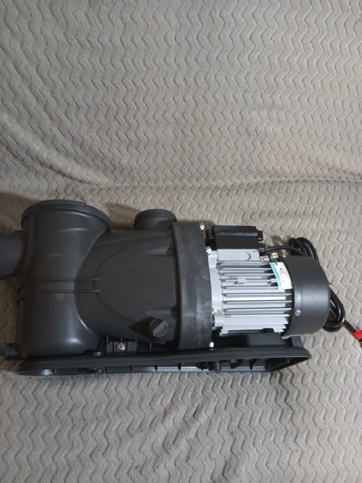 Vidapool SPR150-HV 1.5 HP Swimming Pool Pump, 115V, 7350 GPH - Image 2 of 4
