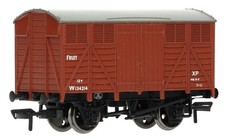 37-754A Bachmann OO Gauge 12T Fruit Van BR Bauxite (Pre-Owned)