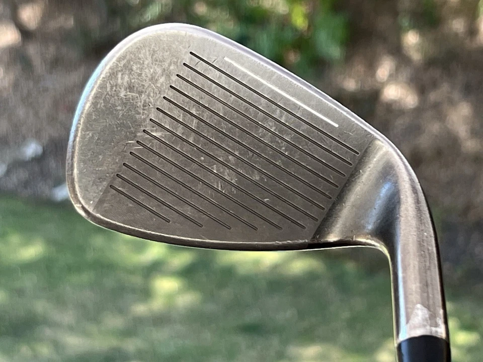 Cobra King F6 9 Iron 40* Matrix Ozik 65Q4 Graphite Regular 36" LH Lamkin REL - Image 2 of 4