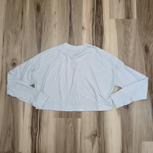 Vuori Avalon Henley Shirt Women’s Size XS Gray Soft Button Crop Long Sleeve - Picture 5 of 10