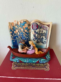 Disney Traditions Tangled “One Magical Night” Rapunzel Flynn Jim Shore D01
