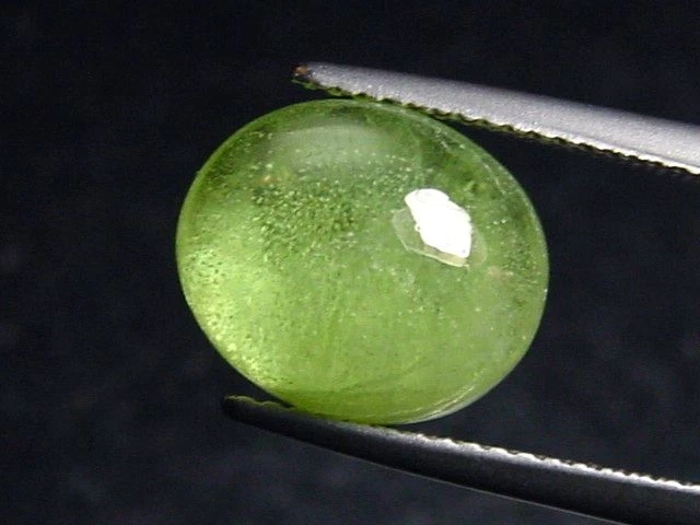 Peridot 7,17 Ct. Apfelgrün Oval Cabochon Sri Lanka (5618t) - Bild 1 von 2