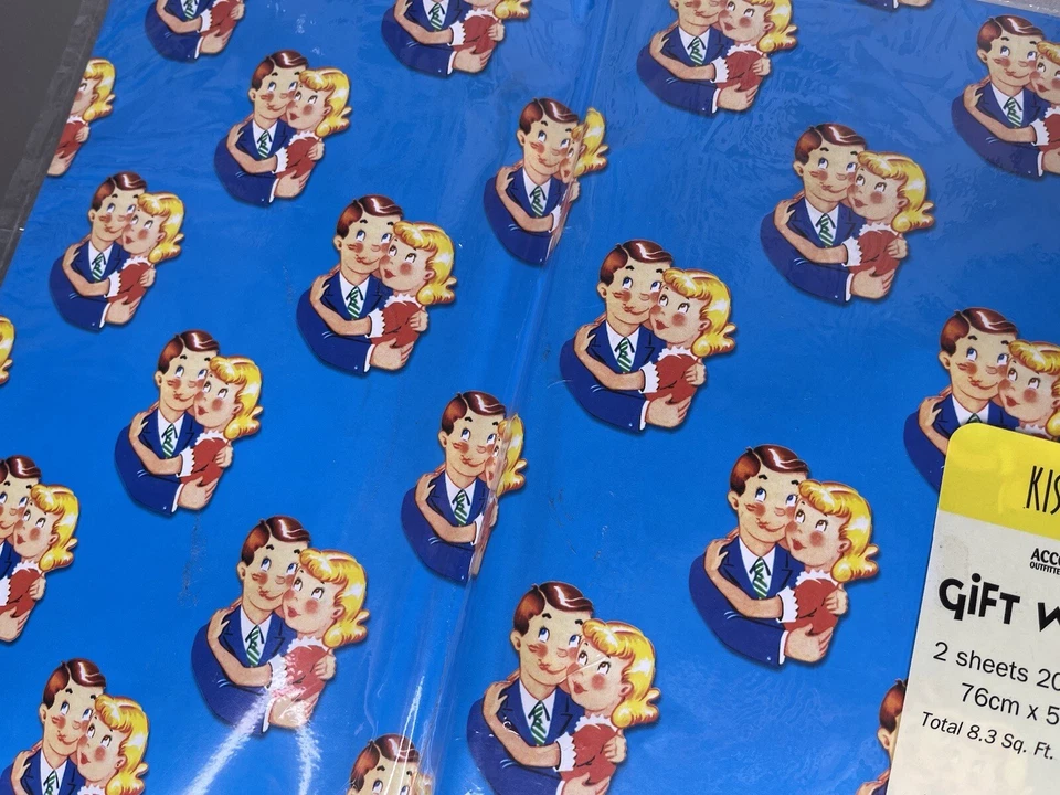 全新! 复古“接吻夫妇”礼品包装纸 2 张 8.3 平方英尺 — 第 2/3 张图片