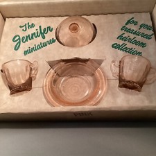 MOSSER GLASS JENNIFER MINIATURES SET Pink. No Number