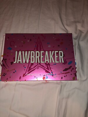 JAWBREAKER PALETTE BY JEFFREE STAR IN HAND