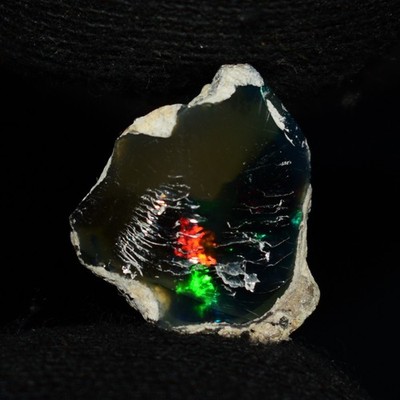 Glatter schwarzer Opal grob 13,50 kt natürlicher äthiopischer Welo Opal roh, ...