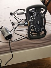 MOZA R5 PC Gaming Racing Simulator Bundle with Es Formula Wheel - Barely Used