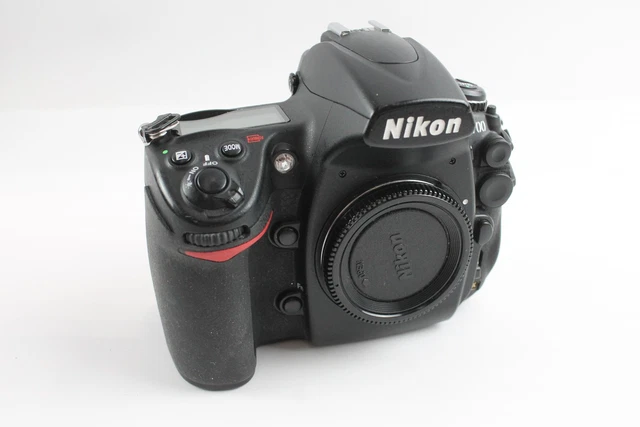 Nikon D700 DSLR Digital Camera Working Body Only w/ Body Cap