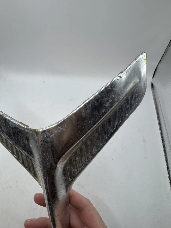 Chevrolet 1960 moldura lateral Jet Bird Chevy Bel Air El Camino pieza original OEM Foto 2 de 4