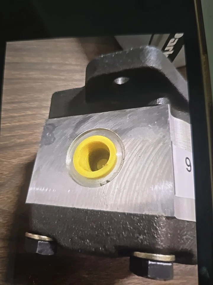 BOMBA DE ENGRANAJES PARKER PGP505A0030CA2H1ND3DB1B1 NUEVA Foto 2 de 4