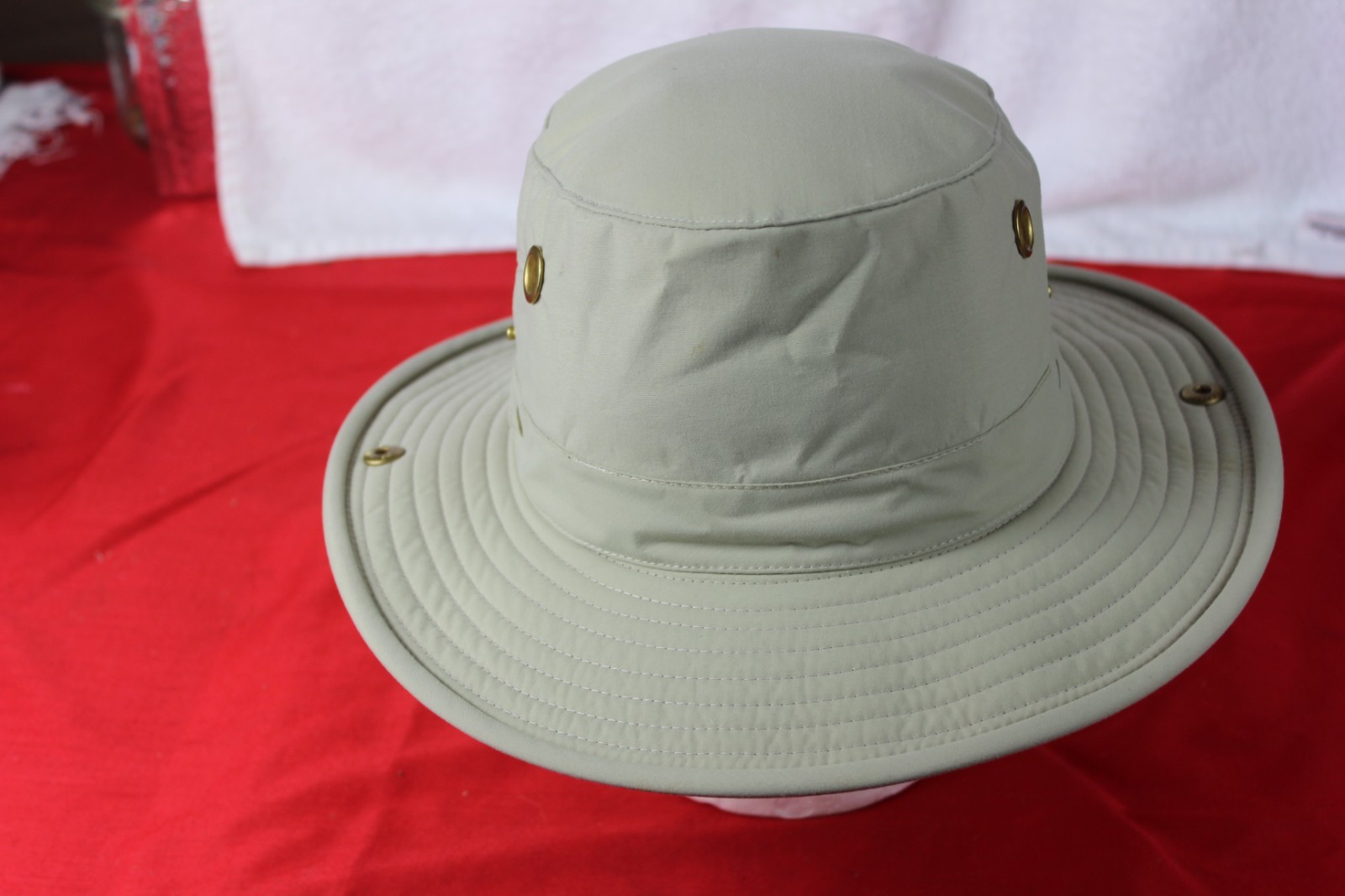 Tilley  Endurables  LT3 Snap Up Brim  Size 7 1/4  Khaki   Bo