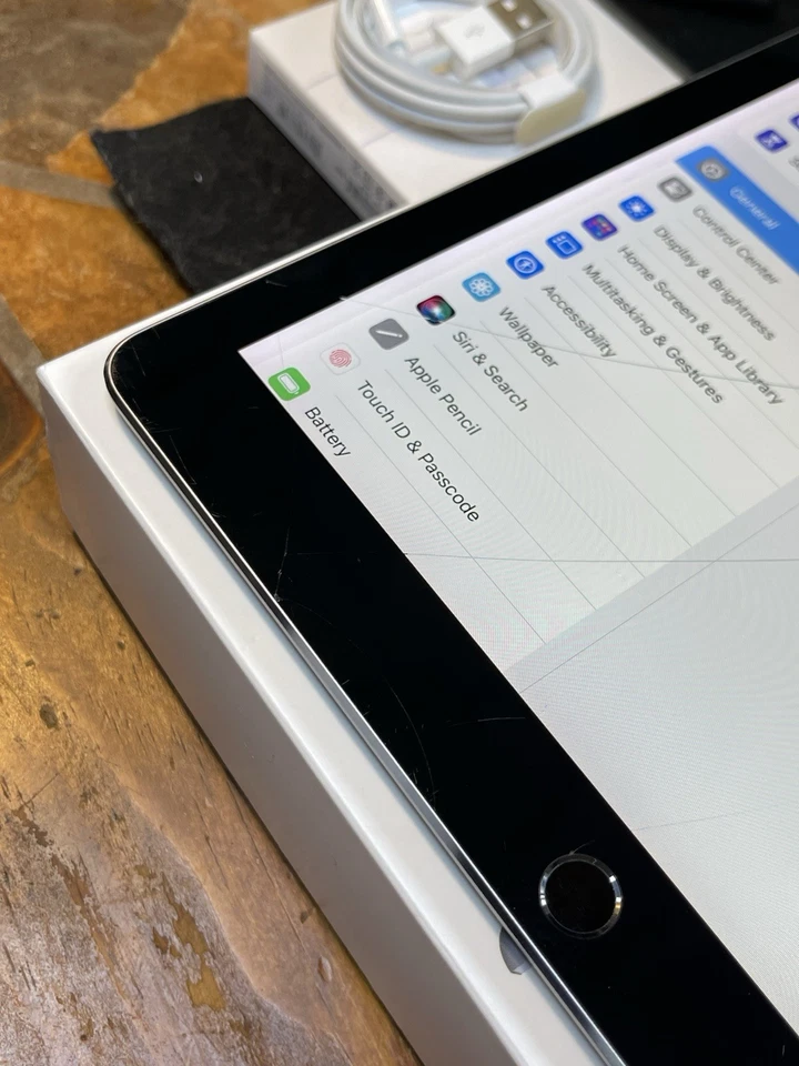 Apple iPad Pro 12.9 2nd (256gb) Cellular (A1671) Fractured {iOS14}93%JAILBREAK - Image 3 of 4