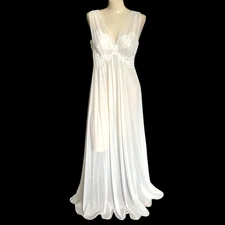 Vanity Fair White Lacy Night Gown 104" Sweep 34 Vintage Wedding Honeymoon 60's