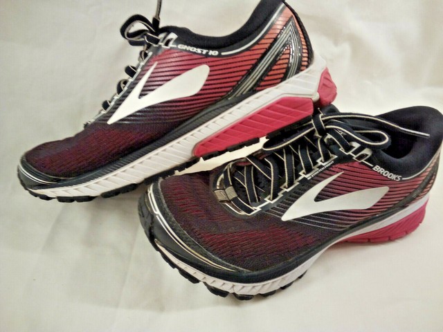 brooks classic shoes