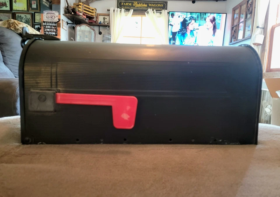 Vintage Large Galvanized Rural Farmhouse Rustic Mailbox W/Flag Postmaster App'd - Image 2 of 4