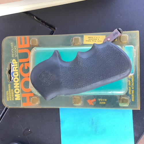 hogue-monogrip-black-rubber-w-finger-grooves-for-colt-king-cobra