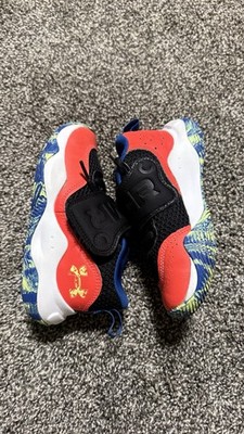 Size 11k Under Armour PS Zone BB 2