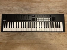Novation Launchkey 61 MK4 61 Key USB MIDI DAW Keyboard Controller