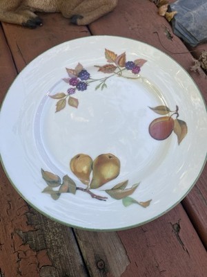 Royal Worcester Evesham Vale Five Salad Plates Green Rim Read