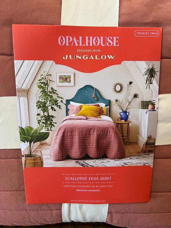 Twin/Twin XL Scalloped Edge Quilt – Light Terracotta – Brand New - Image 4 of 4