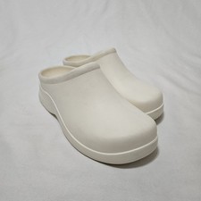 Klogs Ivory Slip-Resistant Slip-On Clogs Women's Size 7 No removable insole