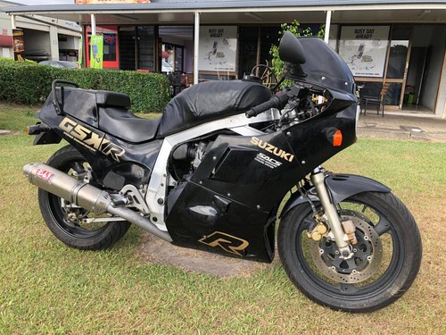 Suzuki GSXR J 1100 - Picture 2 of 24