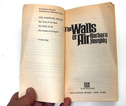 BARBARA HAMBLY "THE WALLS OF AIR" MY FAVORITE SERIES ! BOOK 2 PB 1ST ED. - Picture 3 of 5