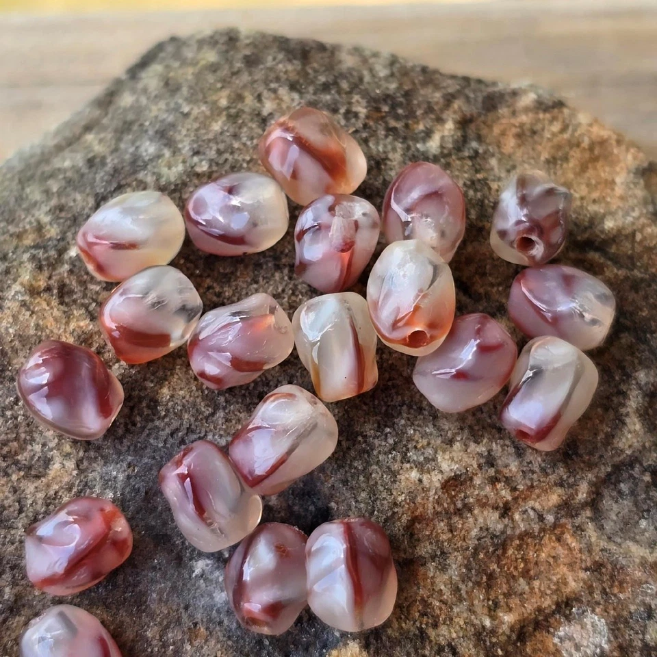 Dulces cuentas pequeñas de vidrio barroco prensado vintage cremoso naranja quemado óxido Foto 3 de 4