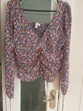 H&M Size M Red Blue Yellow Floral Lightweight Long Sleeve V Neck Blouse Top