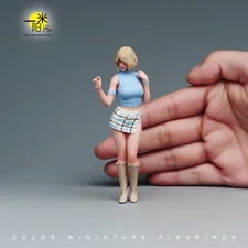 Diorama Scene Prop 1:18 Pose Girl Beauty Realistic Miniature Figure Toys