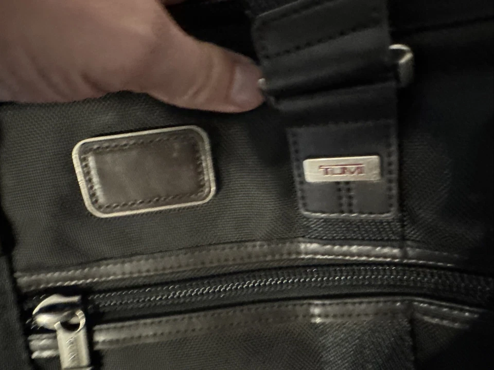 Organizador para computadora portátil expandible Tumi Alpha cuero marrón nailon Foto 3 de 4