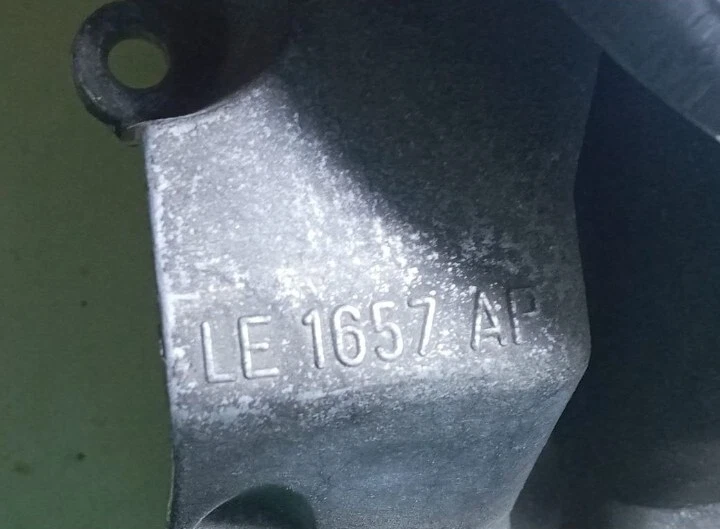 Mercedes Benz Head Light Mounting Assembly Left Side 300d 240d Bosch... Foto 4 de 4