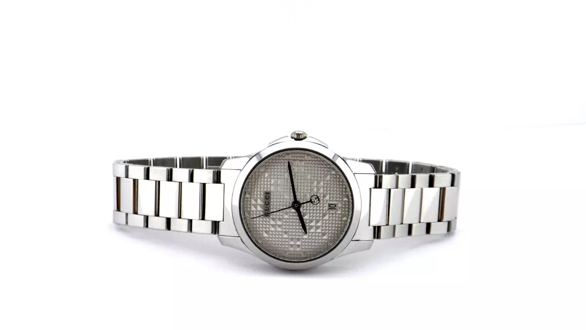 GUCCI YA126551 Silver Dial Stainless Steel G-Timeless 126.5 Series