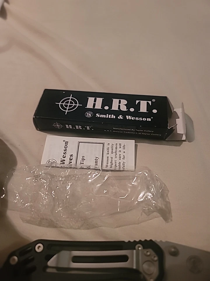 NUEVO Cuchillo plegable Smith & Wesson HRT Tactical Fighter (SWHRTF) con clip de bolsillo. Foto 4 de 4