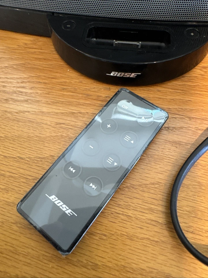Bose SoundDock Series II 30-Pin Speaker With New Remote - Image 3 of 4