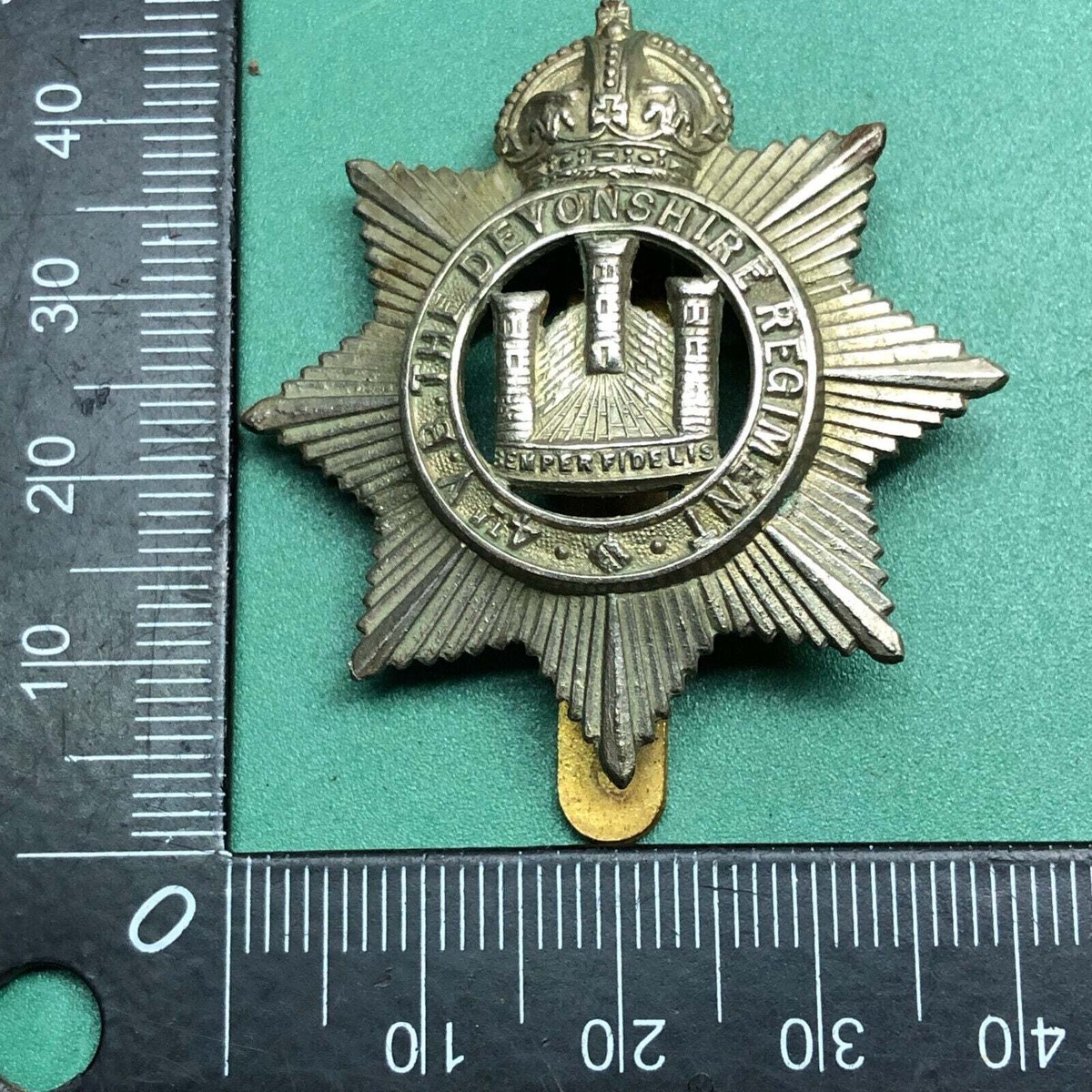 Original WW1 British Army Cap Badge -4th Volunteer Batallion
